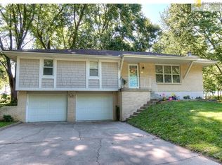 19505 Countryside Ln, Weston, MO 64098