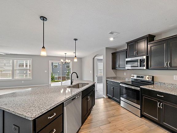 4th image of 807 Walton Terrace Dr #7-201