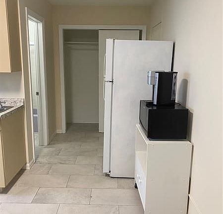 4th image of 4440 Bougainvilla Dr APT 5