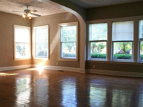 4806 Swiss - SPANISH STEPS - MADRID Living - Dining Room (2 Bed - 2 Bath)