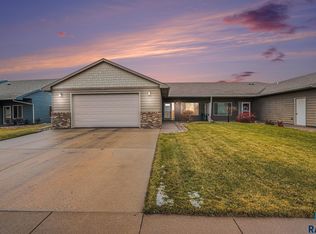 1707 S Mary Beth Ave, Sioux Falls, SD 57106