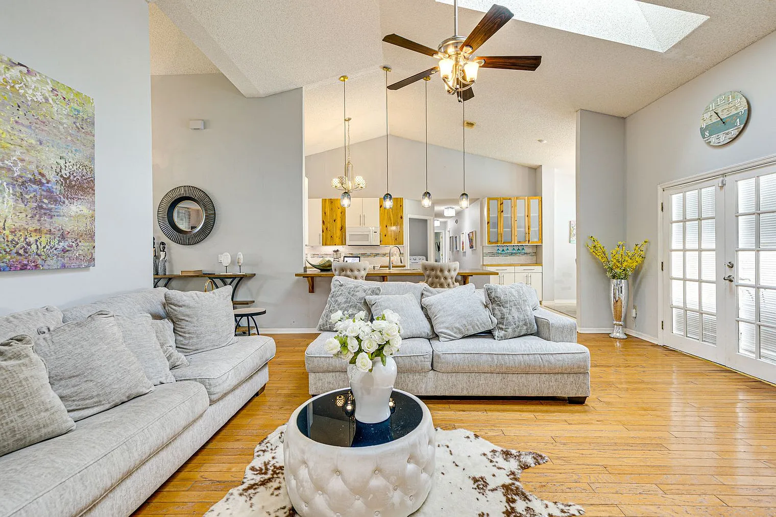 4 bed, 3.0 bath, 2744 sqft, $5,056 — Photo 3