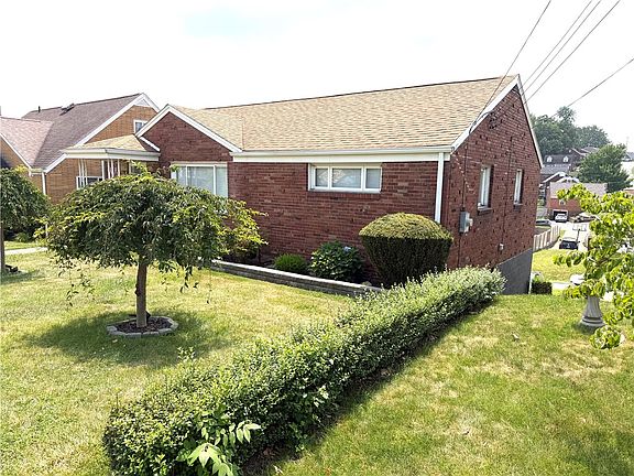 3rd image of 1017 Norwood St