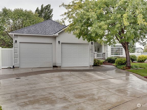 3rd image of 1207 N Murray Lane