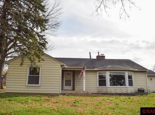 517 S Main St, Le Sueur, MN 56058