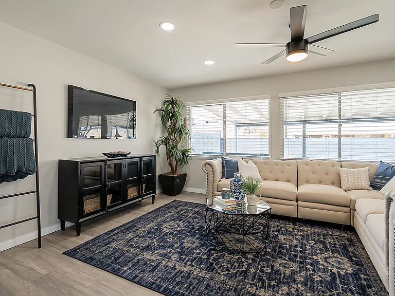 3232 E Emile Zola Ave — Photo 3
