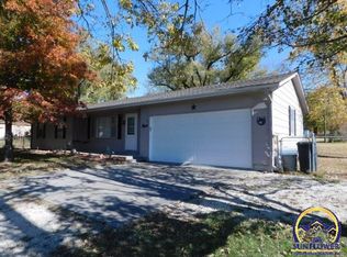 104 Dakota Ave, Holton, KS 66436