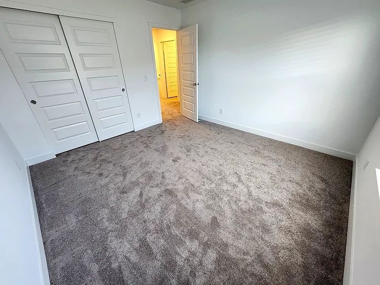 Large Bedrooms with Closets