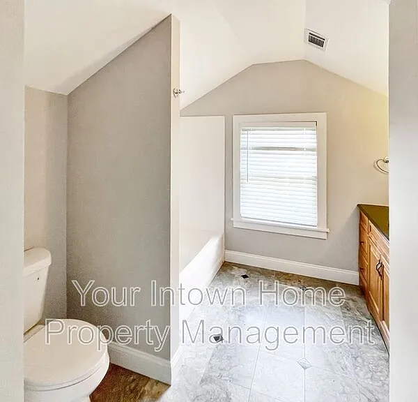 2695 Sharondale Dr NE — Photo 32