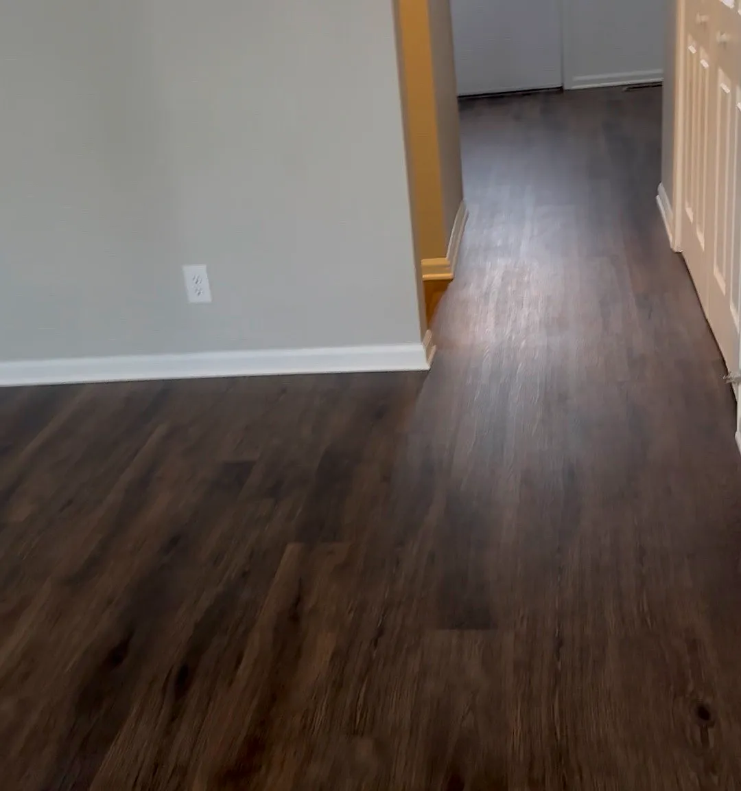 453 Hutchinson Ave — Photo 1