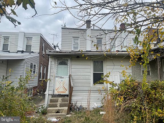 3rd image of 1317 W 3rd St