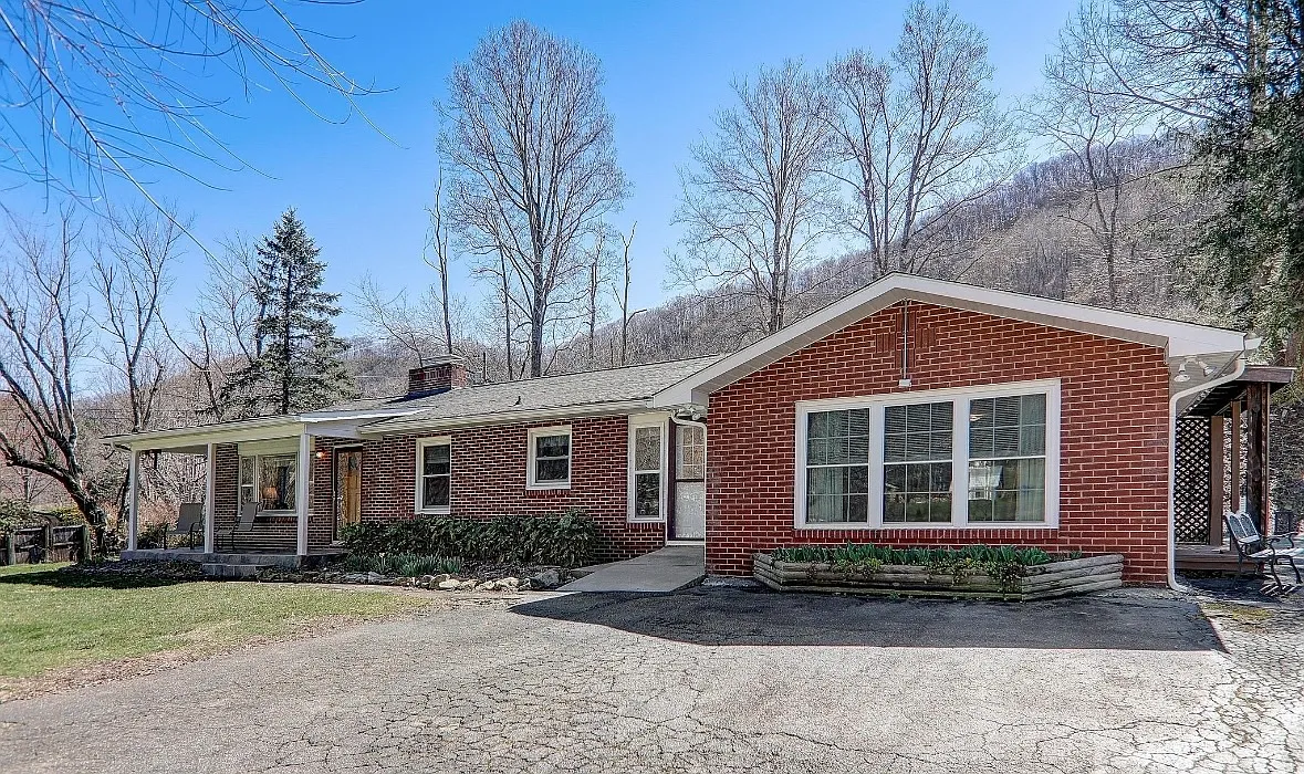 Dellwood Rd, Waynesville — Photo 1