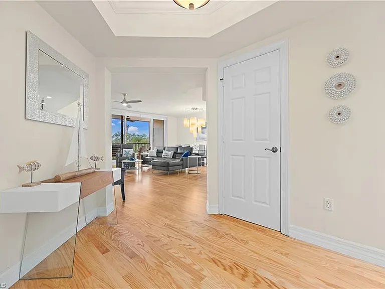 1065 Borghese Ln #203 — Photo 2
