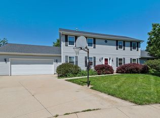 1283 Ivy St, Dekalb, IL 60115