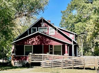 918 SW 17th St, Topeka, KS 66604