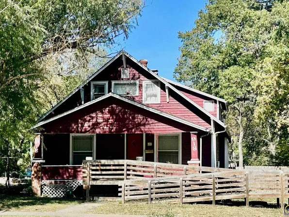 918 SW 17th St, Topeka, KS 66604