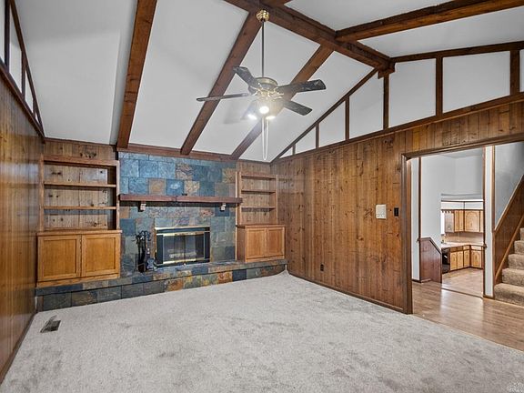 5th image of 9460 Robin Ln
