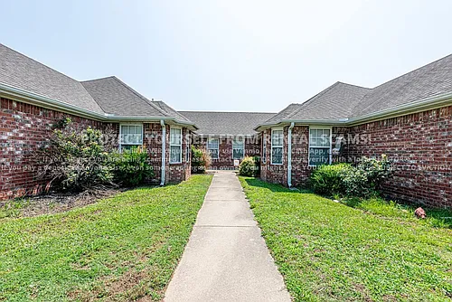 245 Ravenwood Rd Photo 1