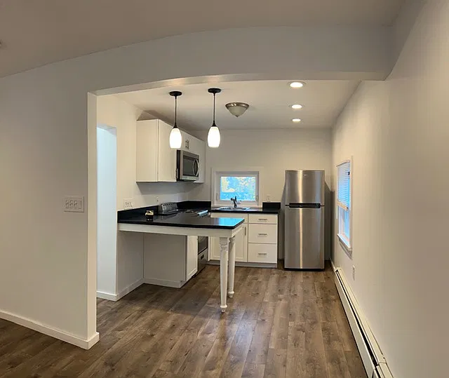 Studio, 650 sqft, $850 — Photo 3