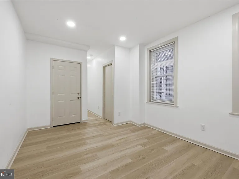 907 Belmont Ave — Photo 5
