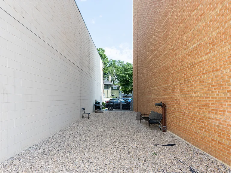 2075 Portage Ave #102 — Photo 14