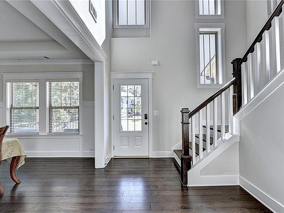 4th image of 550 Dawson Pointe Pkwy