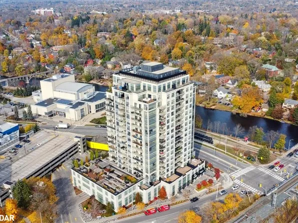 160 Macdonell St #402, Guelph, ON N1H 0A9