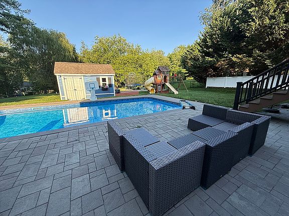 5th image of 3320 Chelsey St