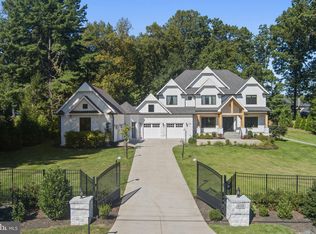 608 Walker Rd, Great Falls, VA 22066