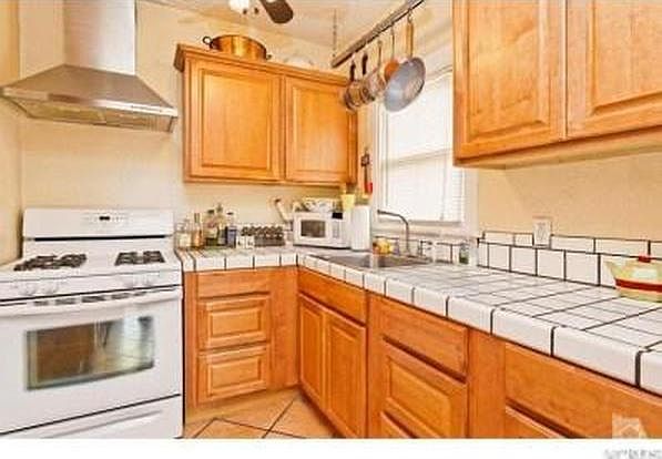 1st image of 184 W Prospect St