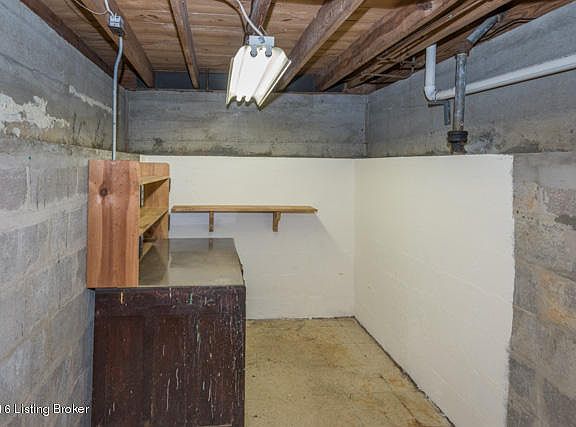 2nd image of 10414 Villa Dr