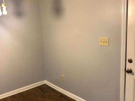 3rd image of 1204 Sharon Dr