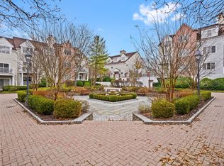 51 Forest Ave APT 19, Greenwich, CT 06870