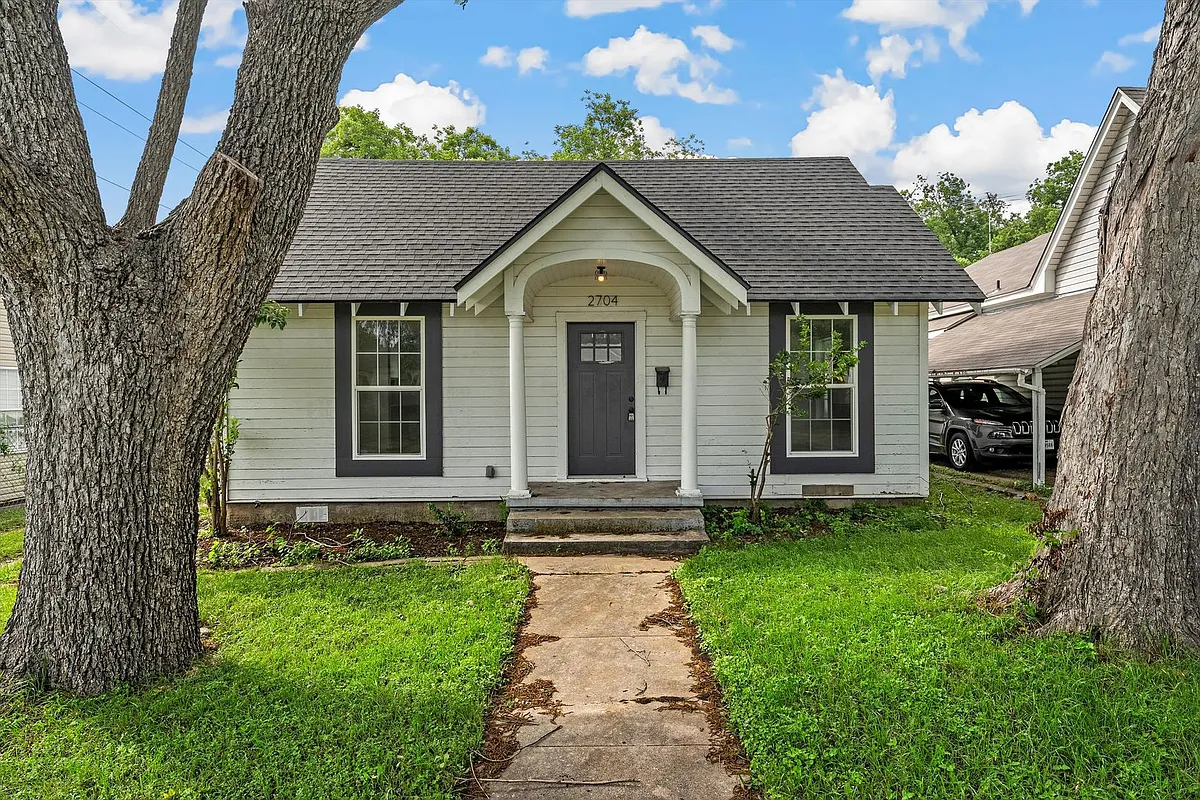 Building Photo - 2704 Herring Ave