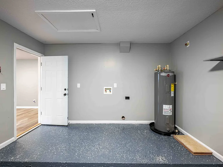 8205 Berry Ave — Photo 19