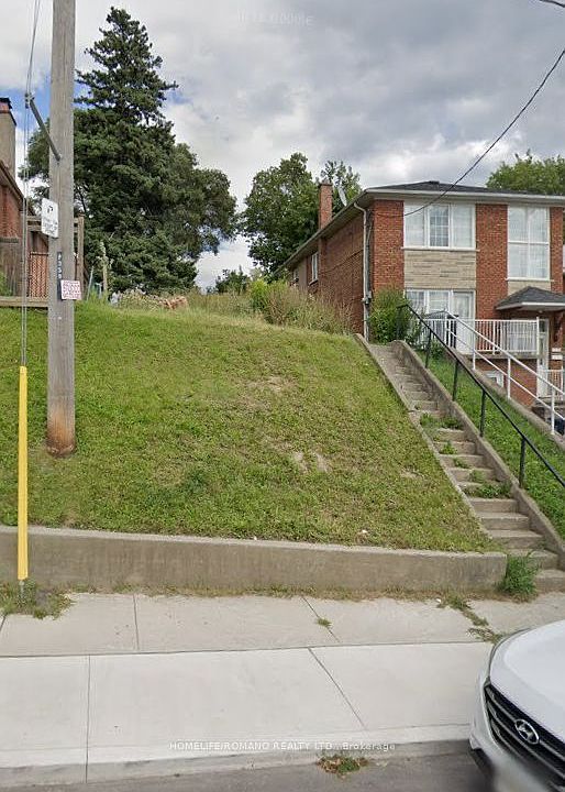 2nd image of 357 Silverthorn Ave