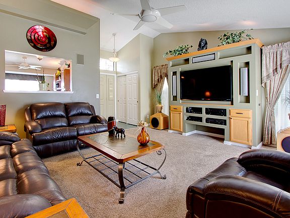 4th image of 2907 Castlebrook Ave