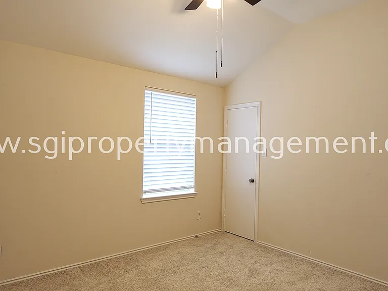 2304 Hayes St — Photo 19