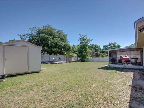5th image of 15727 Sausalito Cir