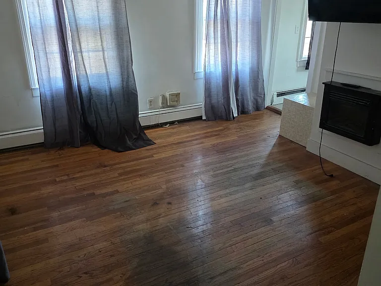 49 Central St #F — Photo 1