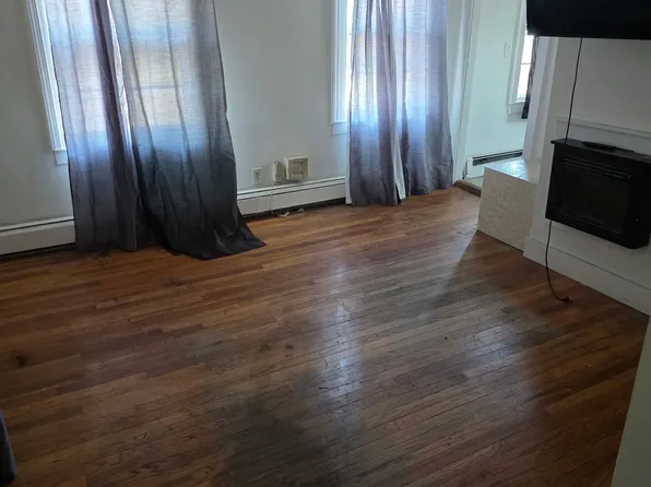 49 Central St #F, Holliston, MA 01746
