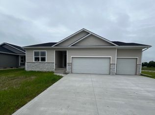 3301 Brook Landing Ct, Des Moines, IA 50317