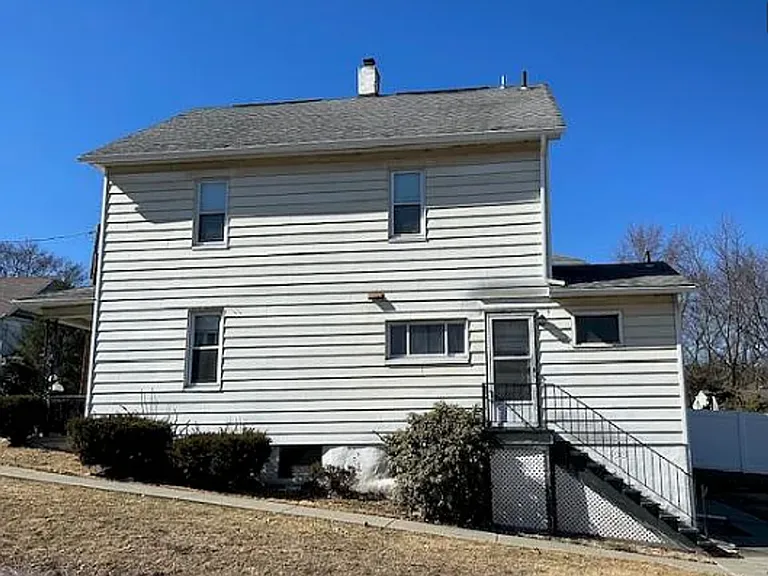 1502 W Locust St — Photo 13