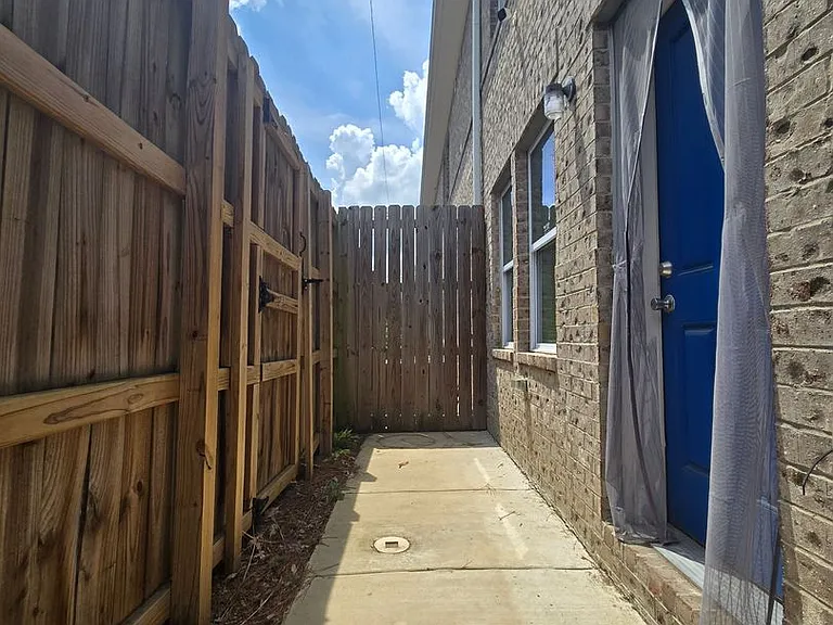 613 Brister St #103 — Photo 23