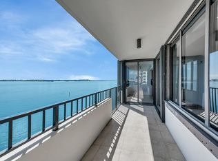 520 Brickell Key Dr APT A806, Miami, FL 33131