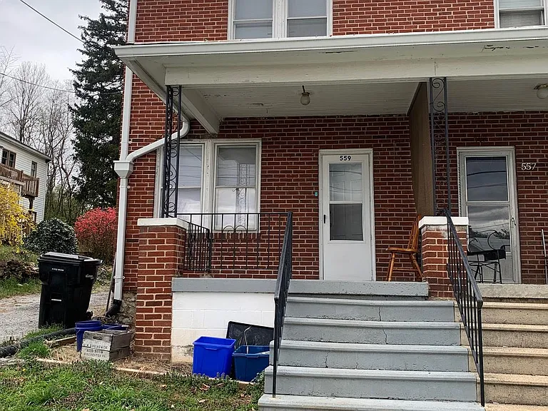 559 Hillman Dr — Photo 1