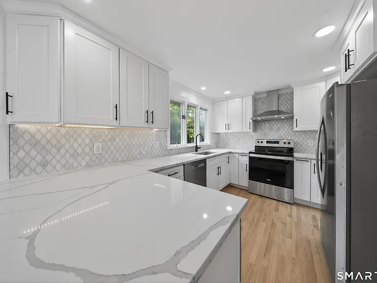 207 Hillcrest Rd — Photo 9