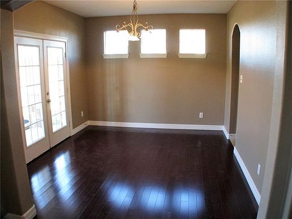 5th image of 2112 Creekdale Dr