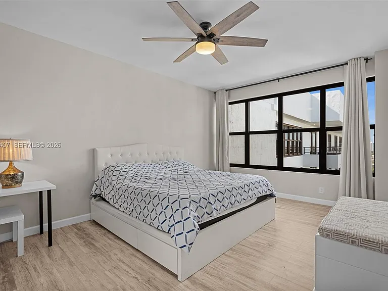 2500 Parkview Dr #2517 — Photo 22