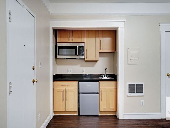 3rd image of 621 Taylor St APT 55